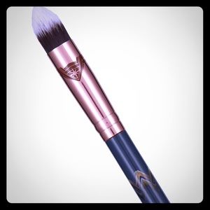 Luxie 140 Detail Tapered Blender Wonder Woman